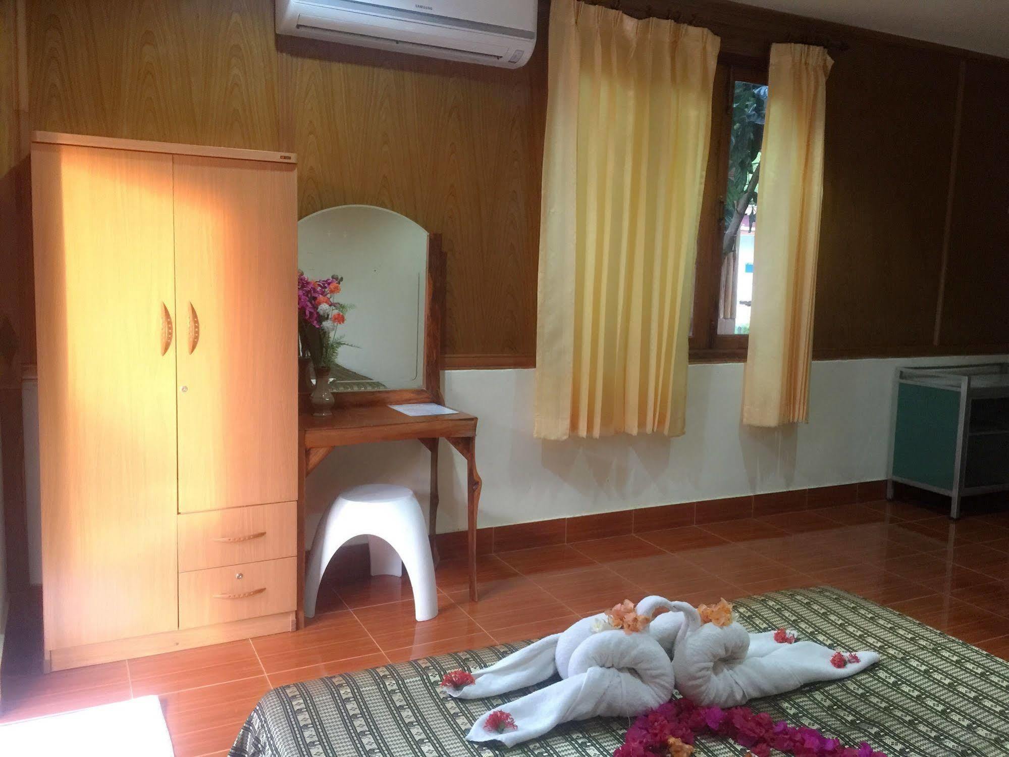 Poonsap Resort Ko Lanta Exteriör bild