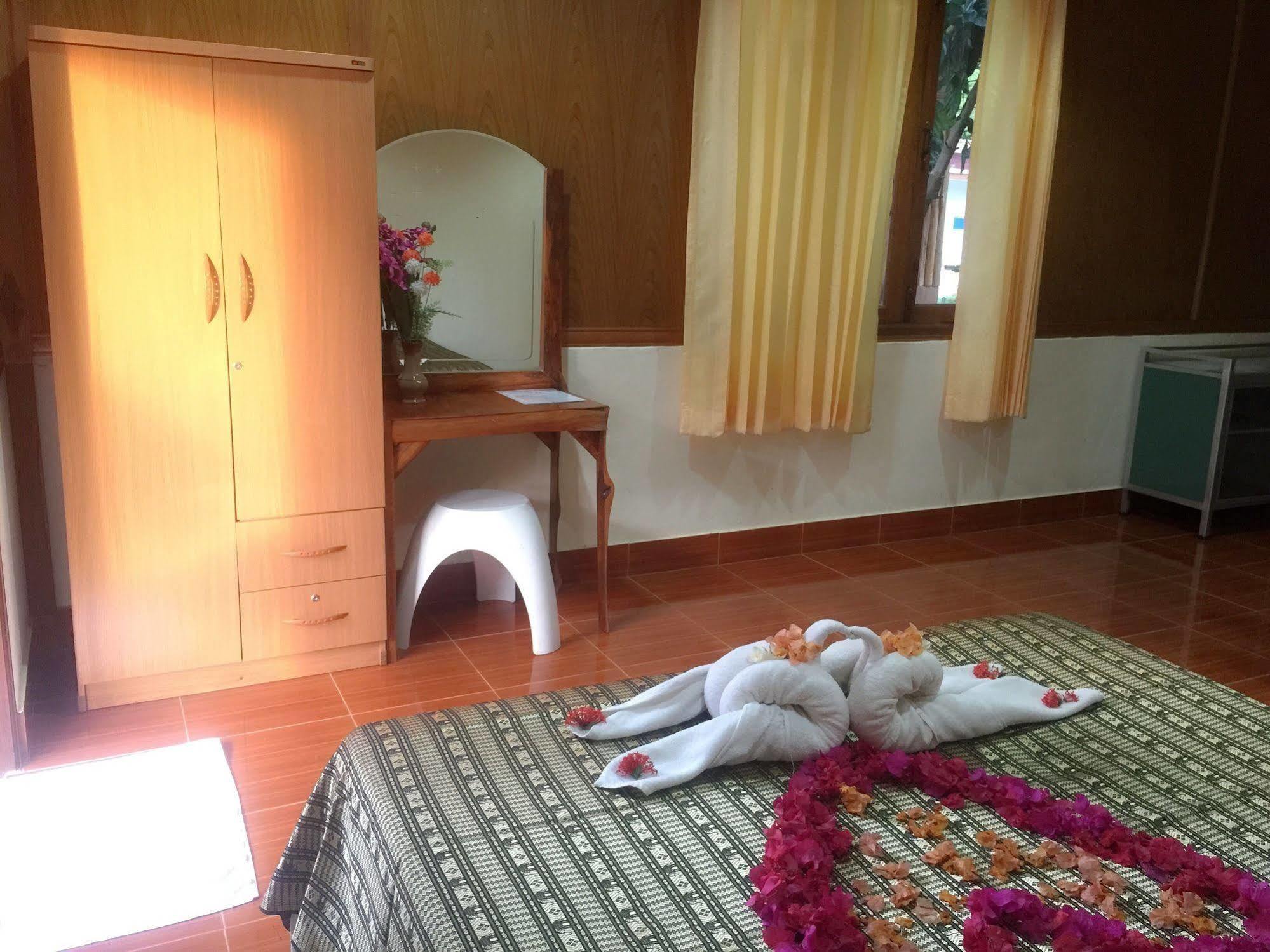 Poonsap Resort Ko Lanta Exteriör bild