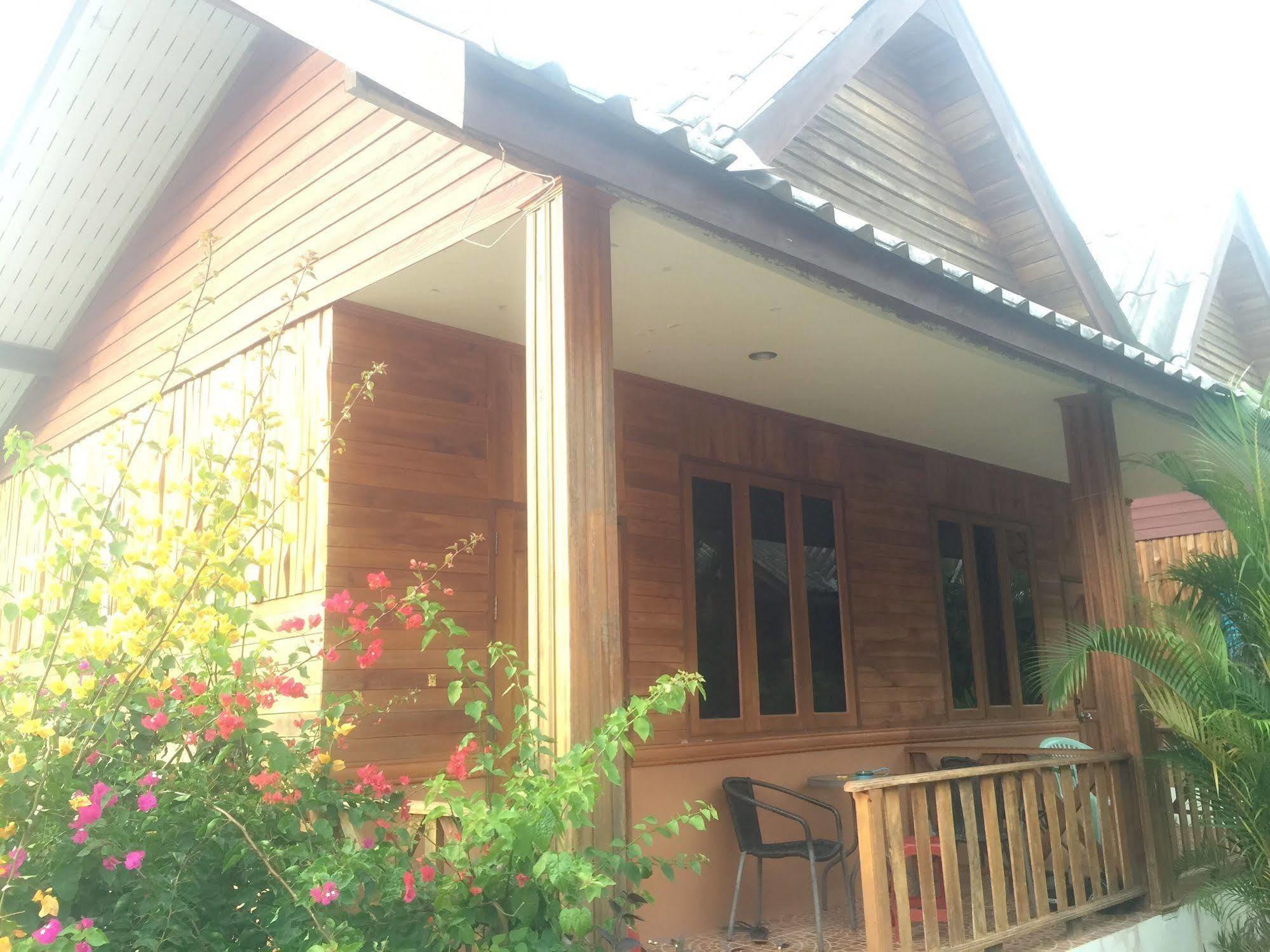 Poonsap Resort Ko Lanta Exteriör bild
