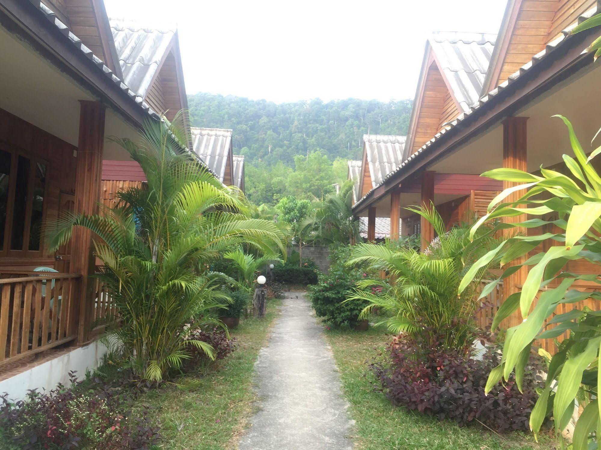 Poonsap Resort Ko Lanta Exteriör bild
